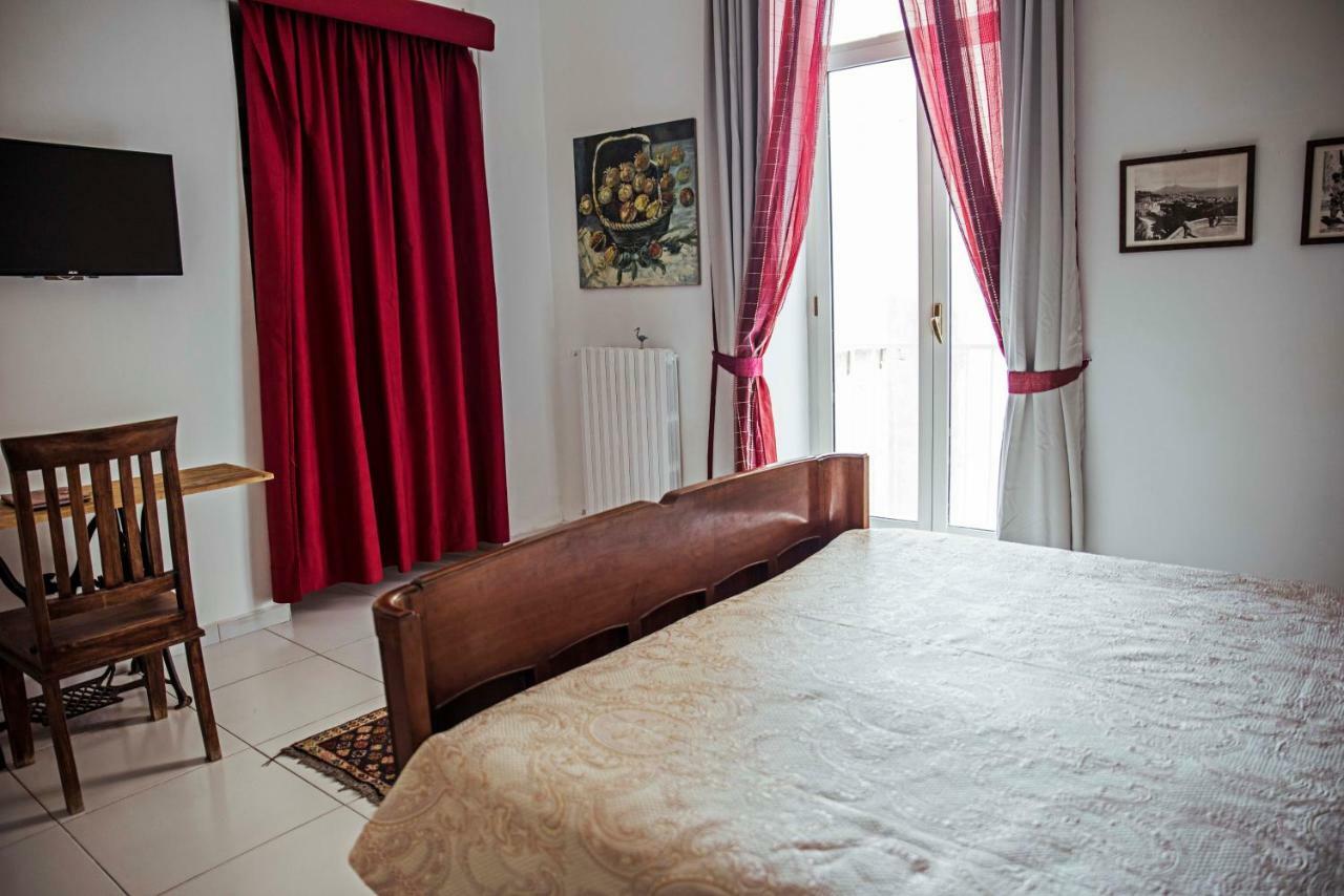 Hotel Miracoletti38 Napoli Esterno foto