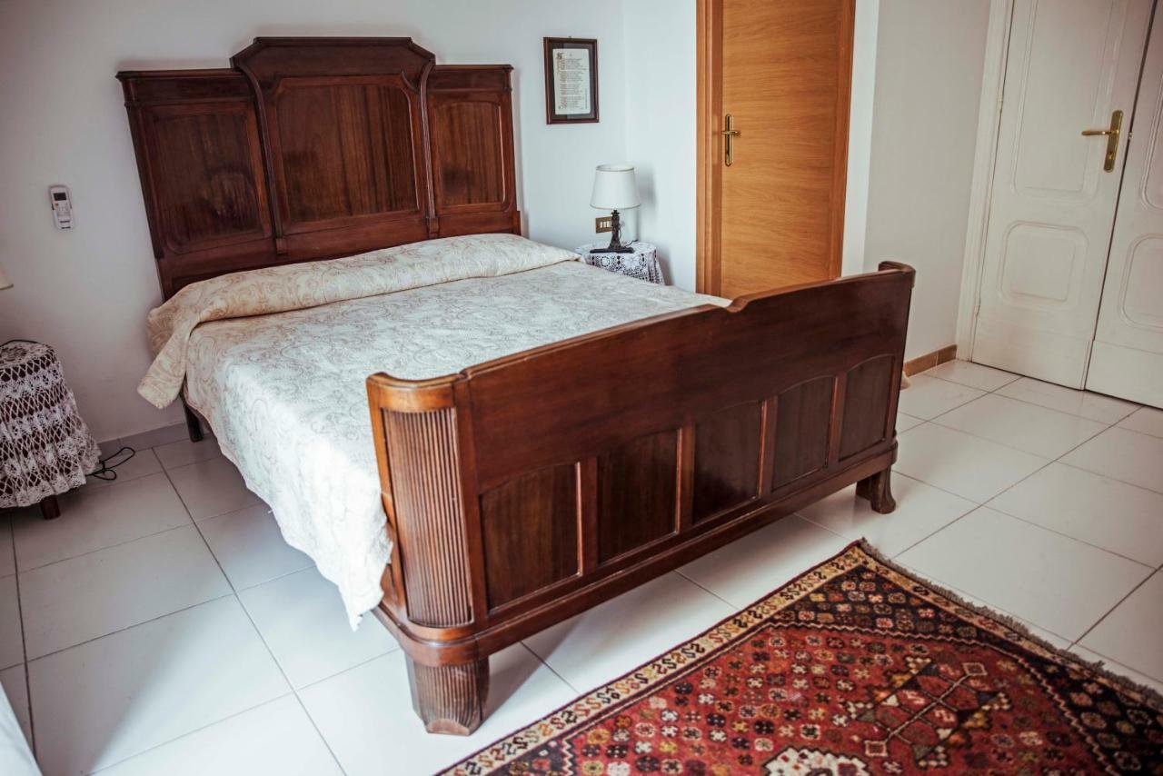 Hotel Miracoletti38 Napoli Esterno foto