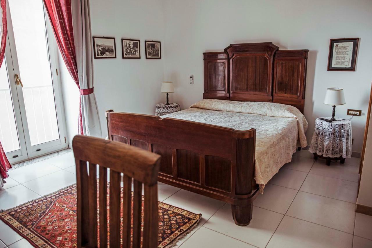 Hotel Miracoletti38 Napoli Esterno foto